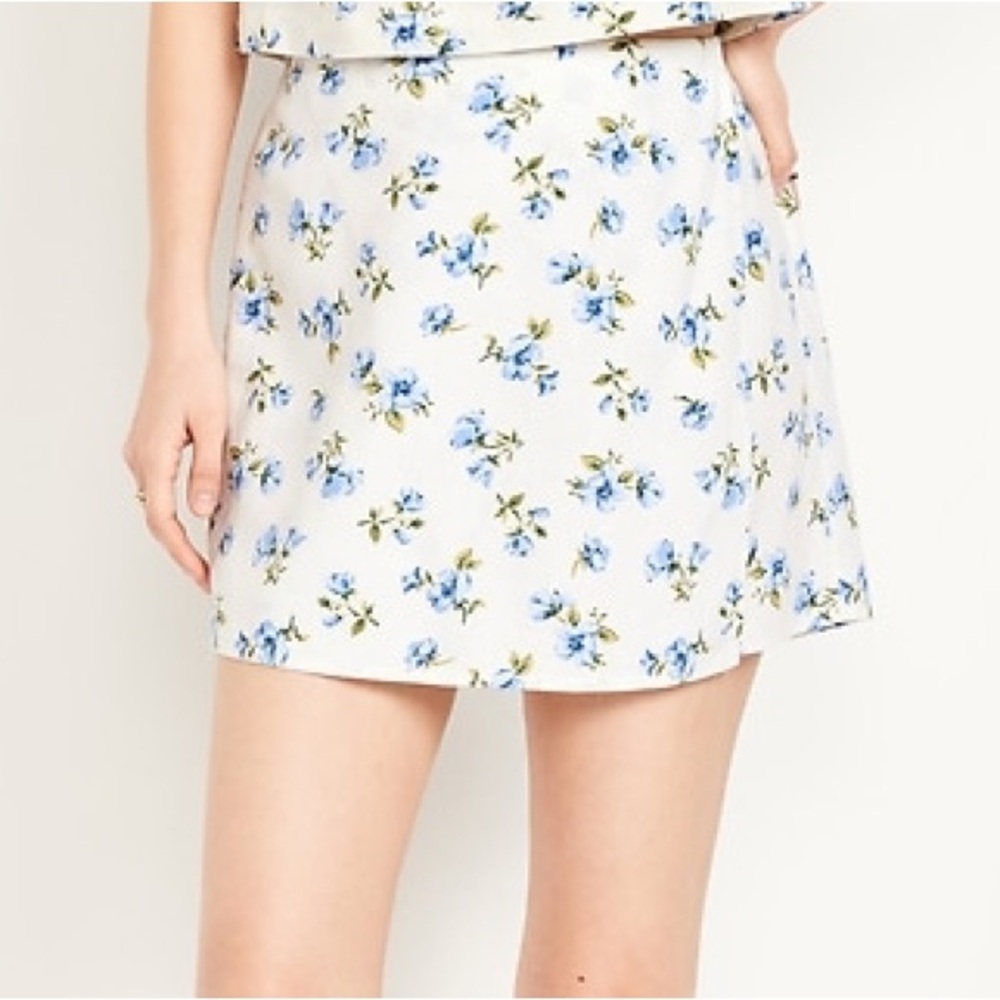 Old Navy White and Blue Floral Mini Skirt
